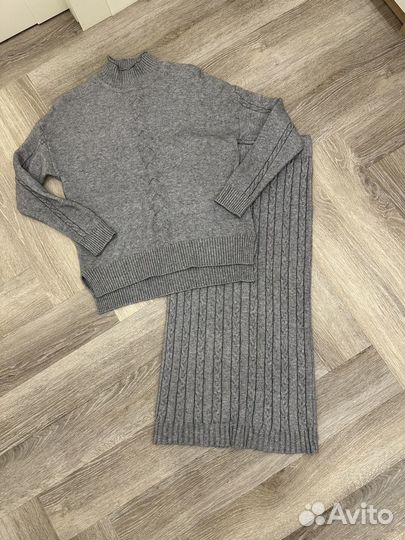 Костюм даойка свитер и юбка S