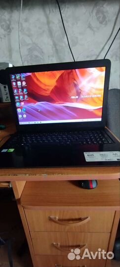 Ноутбук asus x556u