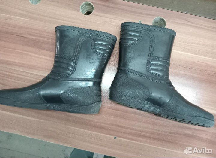 Резиновые сапоги