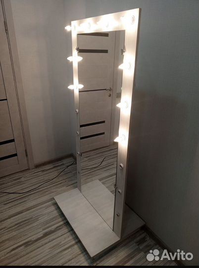 Зеркало напольное с подсветкой