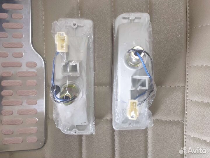 Поворотник на бампере hilux rn55