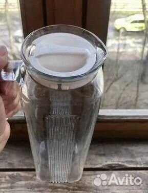 Кувшины прозрачное стекло жёлтое и белое