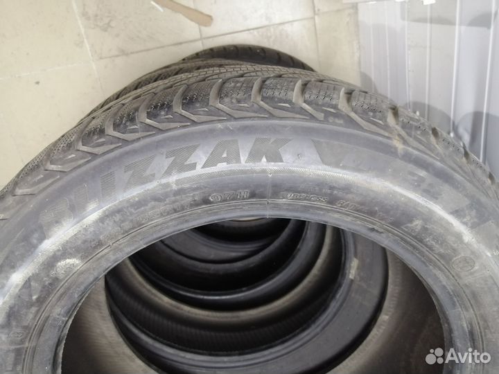 Bridgestone Blizzak LM-32 225/55 R17