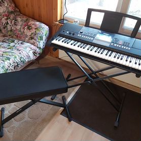 Yamaha PSR E423 синтезатор