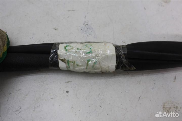 Уплотнитель кузова передней двери Renault Sandero