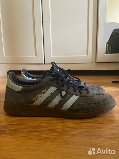 Кроссовки adidas spezial
