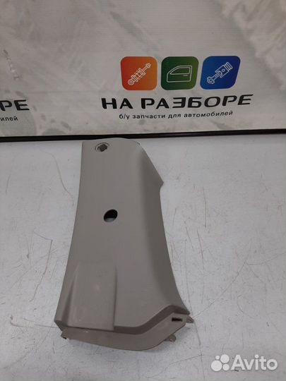Накладка на стойку внутренняя задняя правая