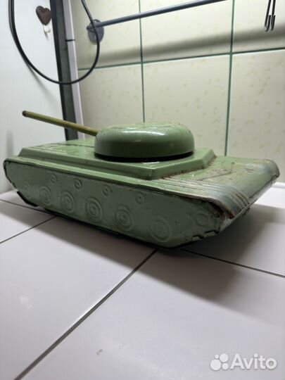 Игрушка танк СССР