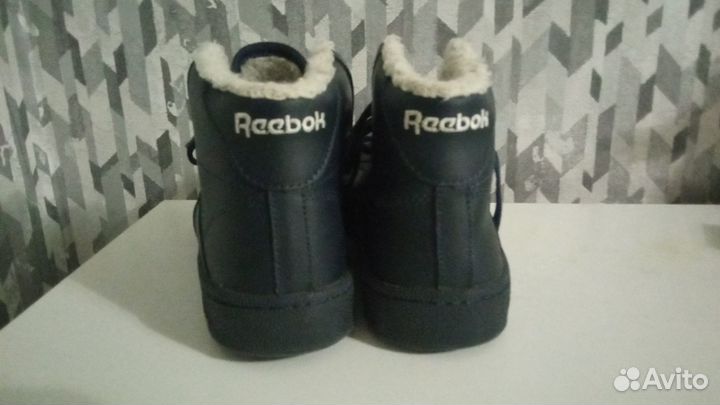 Кроссовки Reebok 38 р. утеплённые