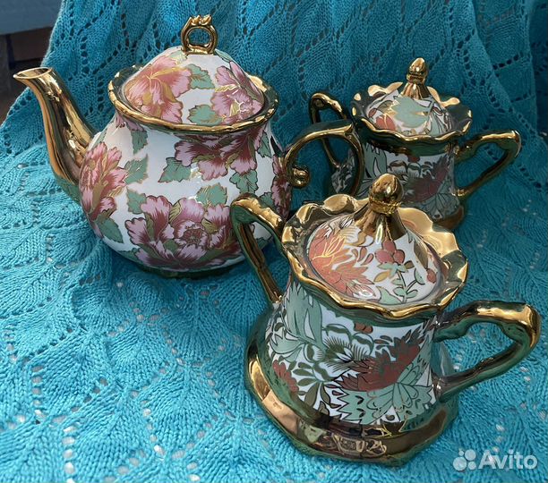 Заварочный чайник и 2 сахарницы