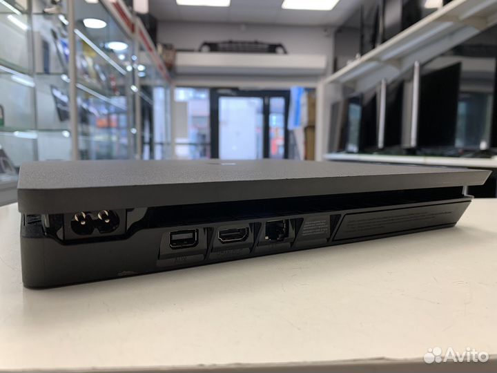 Playstation 4 Slim 1TB + 2 геймпада