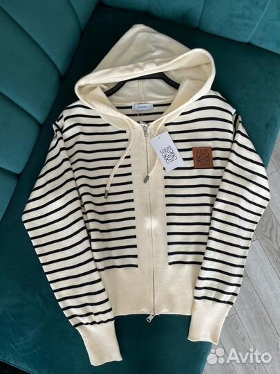 Свитер на молнии