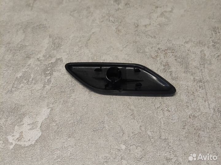 Крышка омывателя фары левая toyota corolla E 150