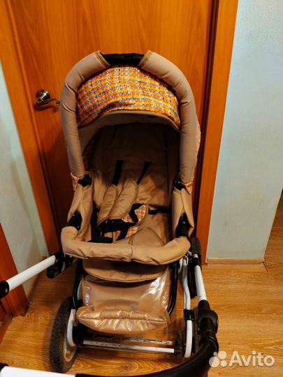 Прогулочная коляска