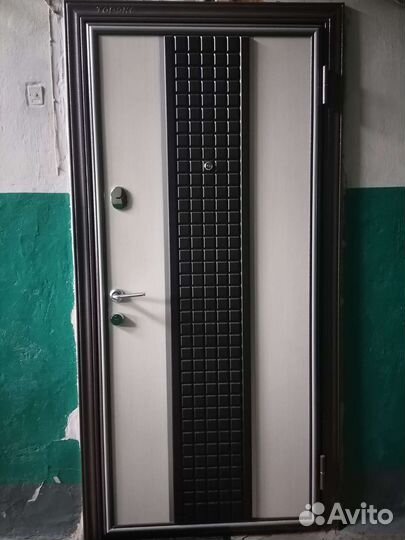 Дверь входная металлическая