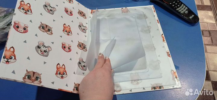 Папка для документов детская. Новая в наличии 2 шт