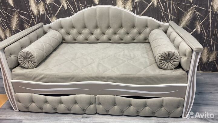 Мягкая кровать для девочки 