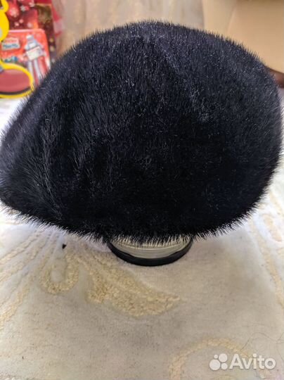 Мужская шапка из нерпы с козырьком
