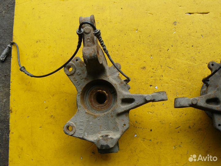 Кулак передний для Renault Grand Scenic III