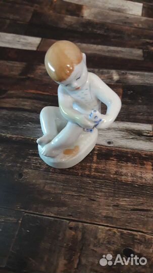 Статуэтка СССР мальчик с рыбкой