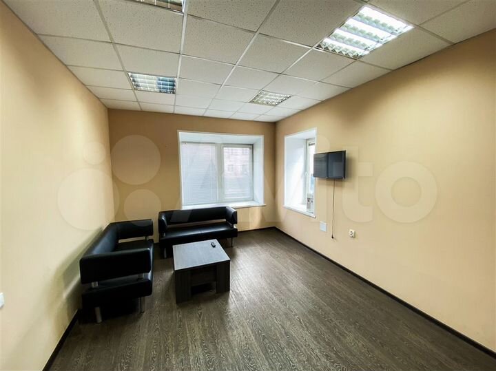 Видовой лофт в историческом центре, нежилое здание