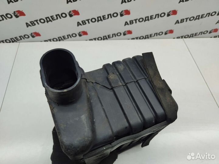 Резонатор воздушный Suzuki Swift MA 1997 г.в