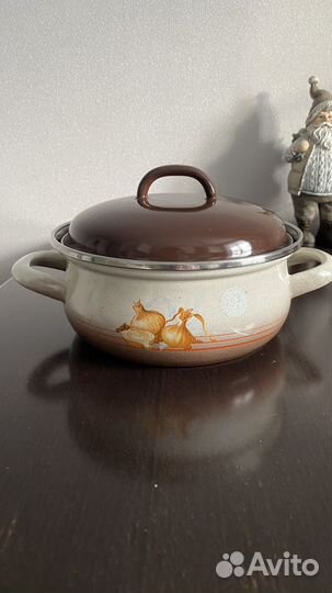 Кастрюля эмалированная с луковками