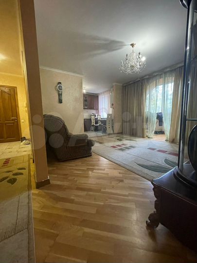 3-к. квартира, 65 м², 1/9 эт.