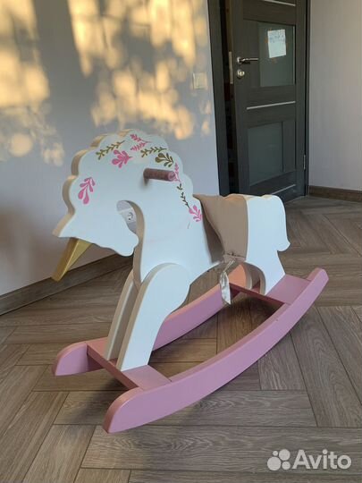 Лошадь качалка