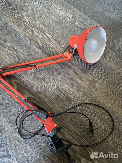 Лампа настольная