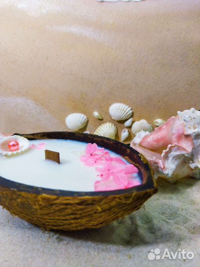 Свеча в кокосе