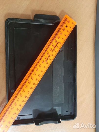 Крышка дисплея картплоттера Raymarine Axiom 7