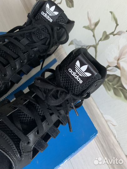 Сандалии adidas женские 38-39