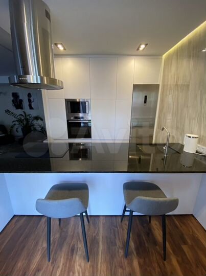 2-к. квартира, 83 м², 1/2 эт.