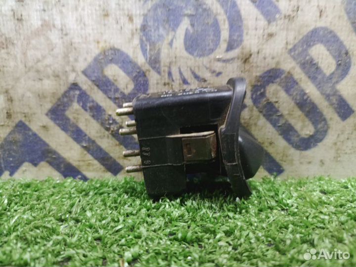 Кнопка передняя левая Bmw E34 седан 2.0 1989