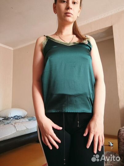 Топ на бретелях