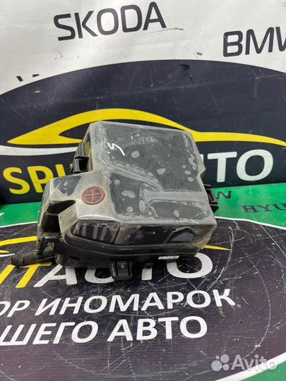 Блок предохранителей под капот Kia Sorento 4 2WD