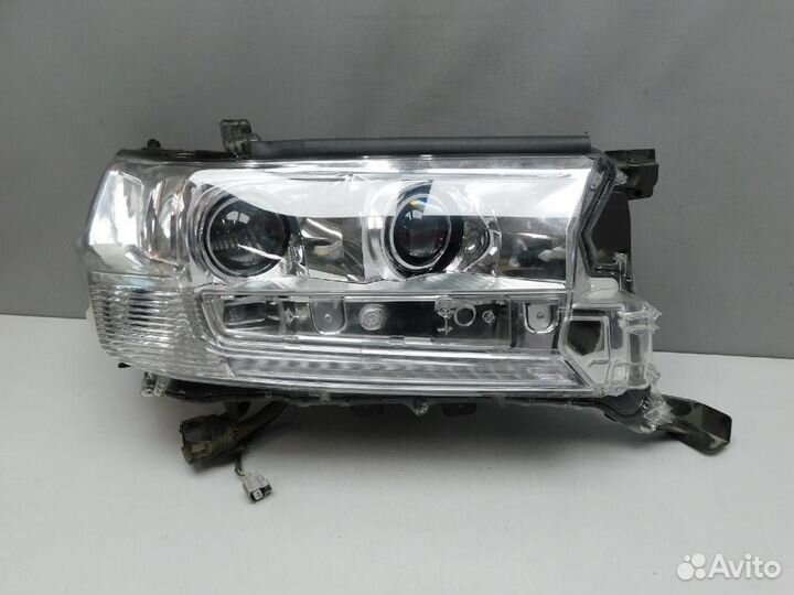 Фара правая Toyota Land Cruiser