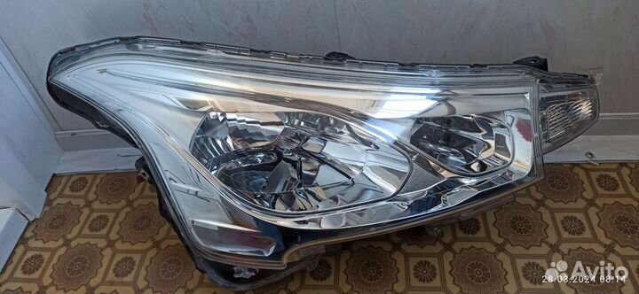 Правая фара Citroen C4 aircross
