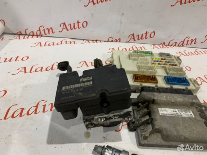 Блок управления двигателем Комплект Ford Focus 3