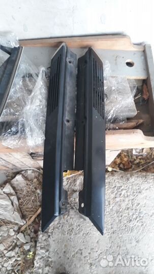 Накладка стойки багажника nissan bluebird veu11