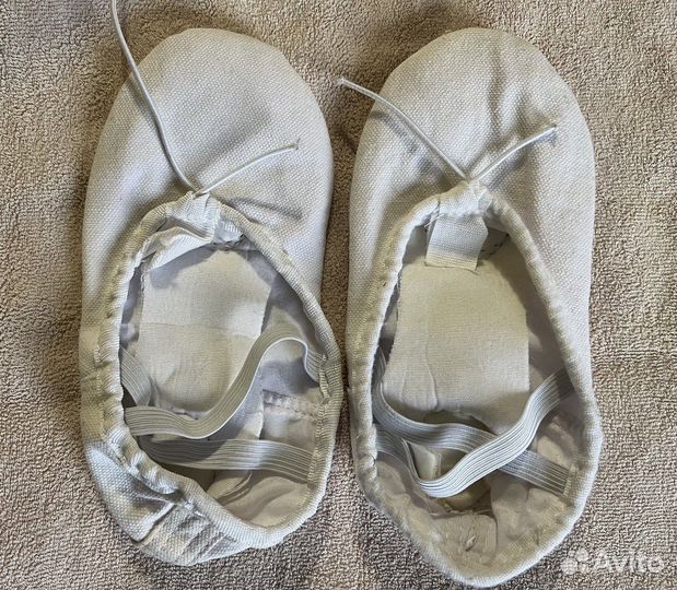 Гимнастический купальник и балетки