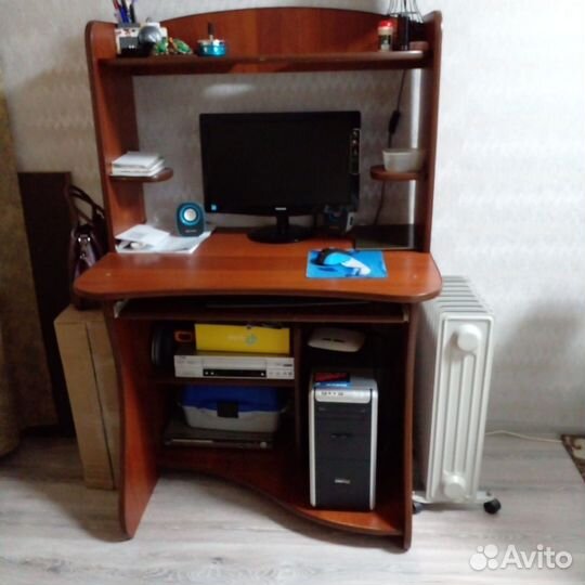 Компьютерный стол