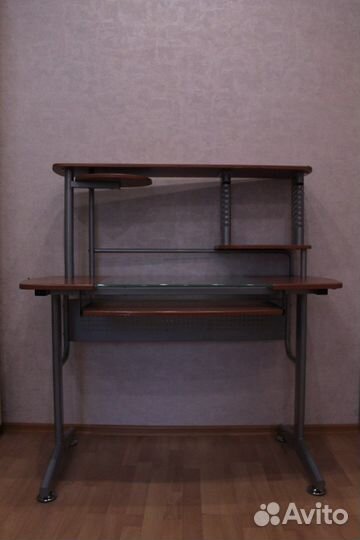 Письменный стол