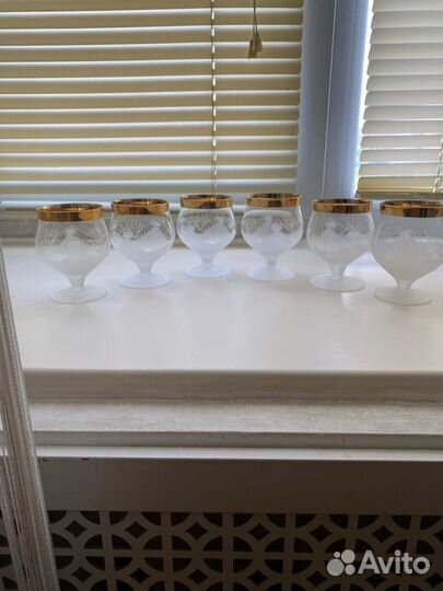 Набор рюмок и бокалов