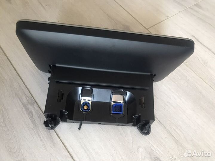 Экран на Mercedes Audio 20