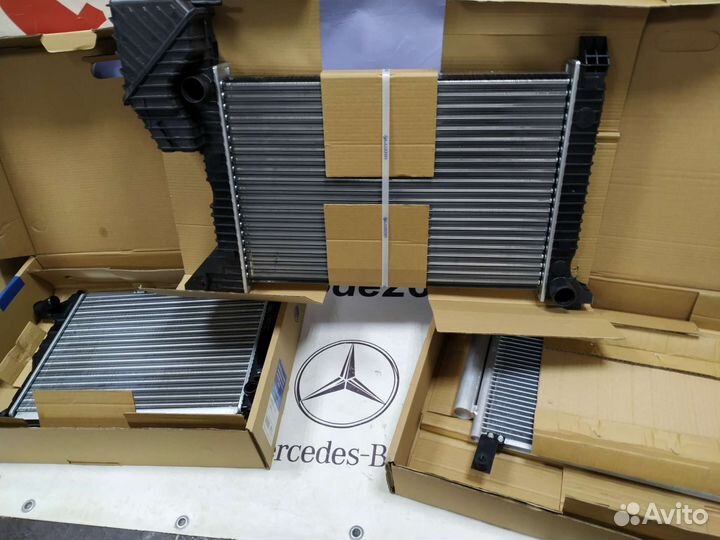 Радиатор охлаждения двигателя Luzar для Мерседес