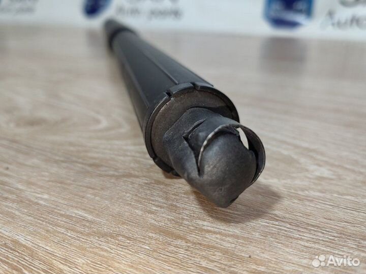 Амортизатор багажника Bmw X5 E70 N52B30AF 2008