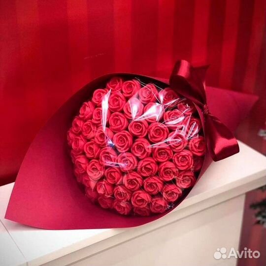 Букет из розочек и пионов