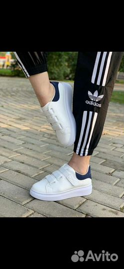 Кроссовки новые